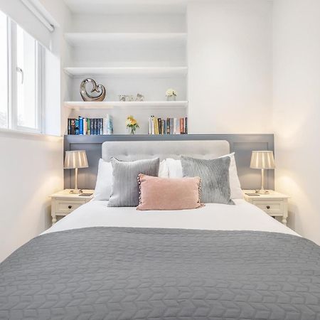 Bright & Modern 2-Bed Notting Hill Apartment Лондон Екстериор снимка