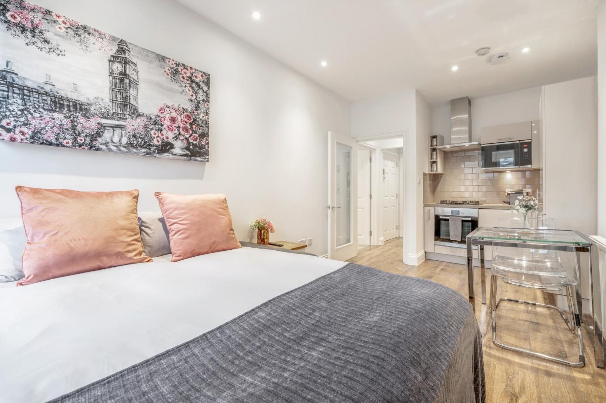 Bright & Modern 2-Bed Notting Hill Apartment Лондон Екстериор снимка