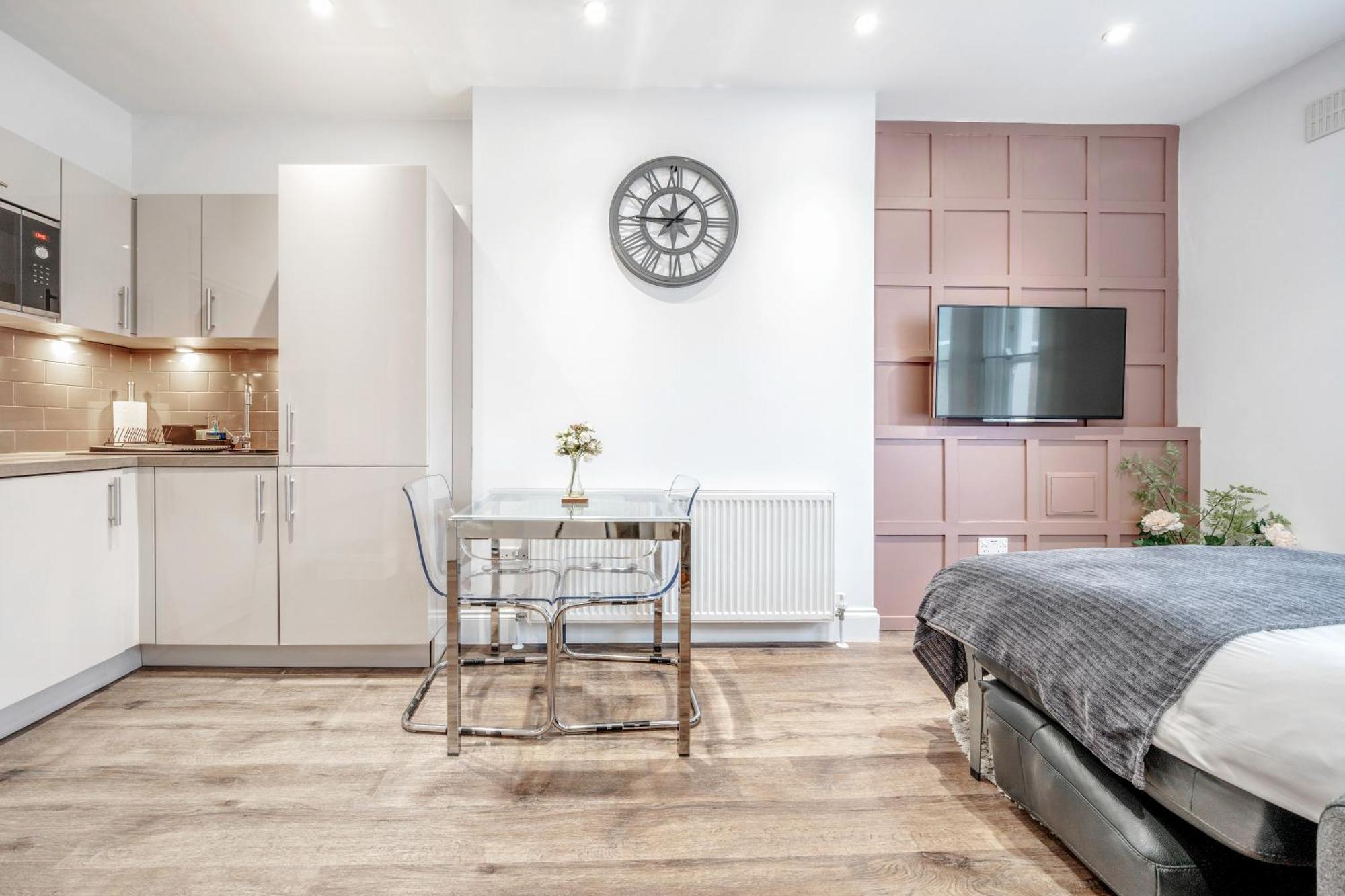 Bright & Modern 2-Bed Notting Hill Apartment Лондон Екстериор снимка