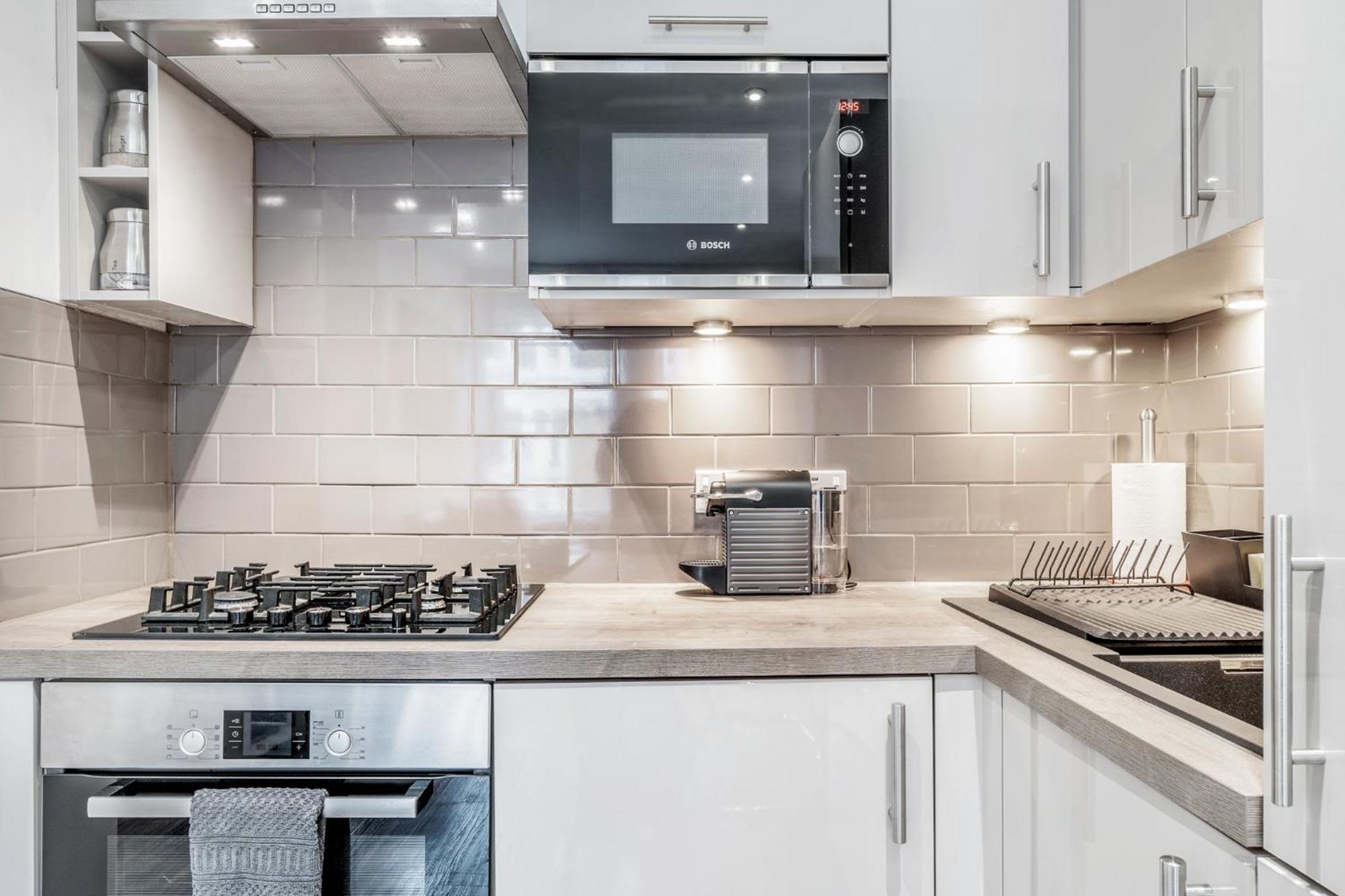 Bright & Modern 2-Bed Notting Hill Apartment Лондон Екстериор снимка