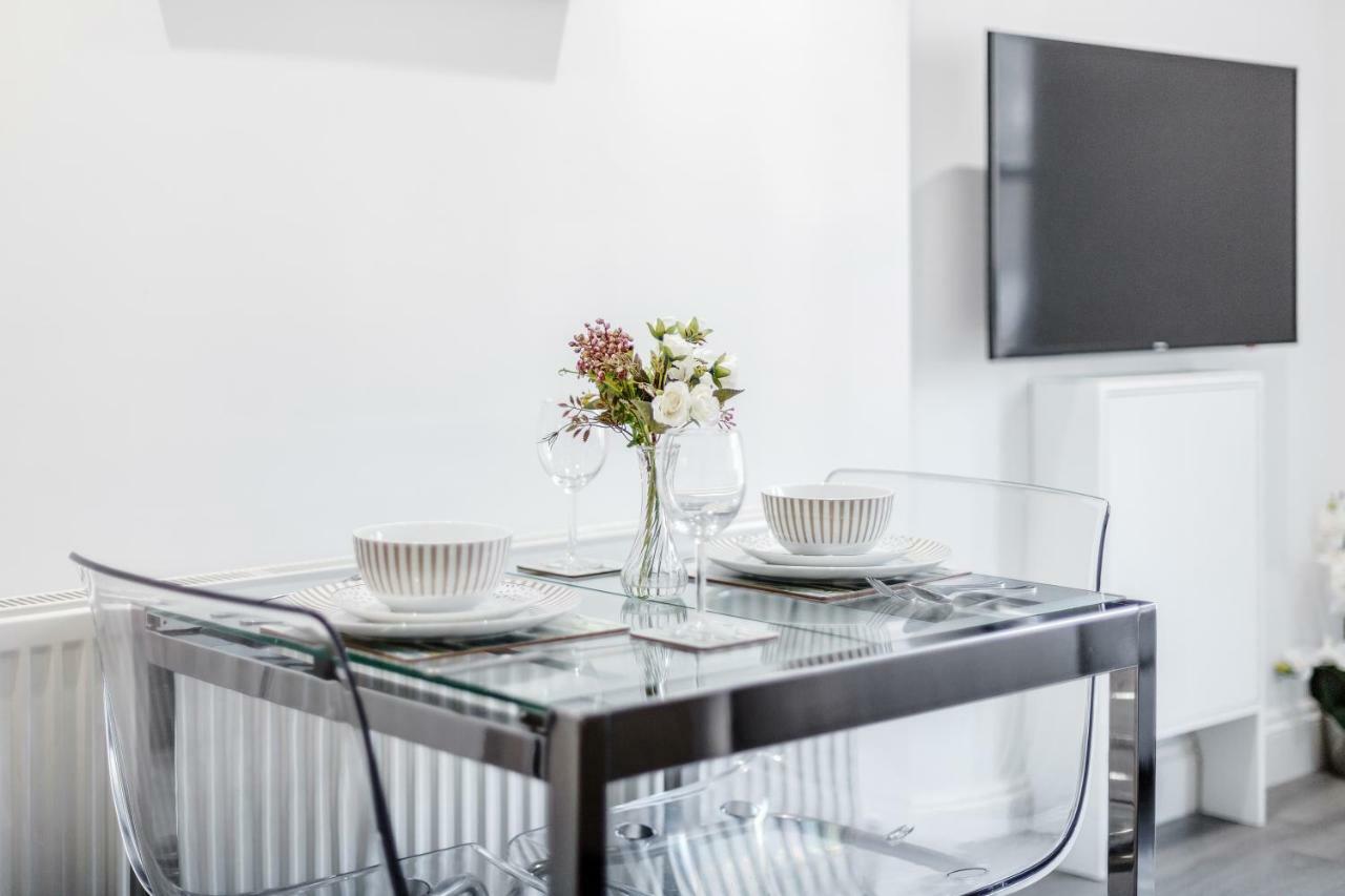 Bright & Modern 2-Bed Notting Hill Apartment Лондон Екстериор снимка