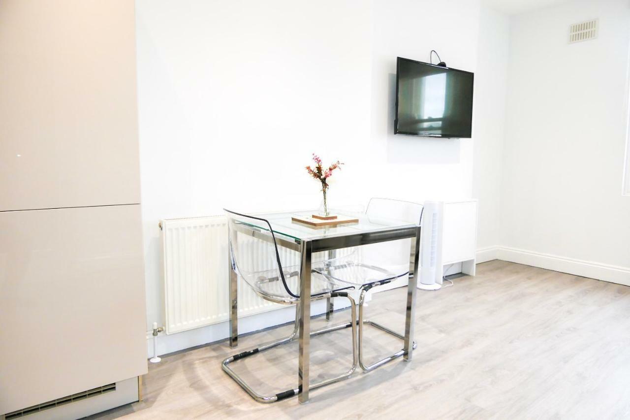 Bright & Modern 2-Bed Notting Hill Apartment Лондон Екстериор снимка