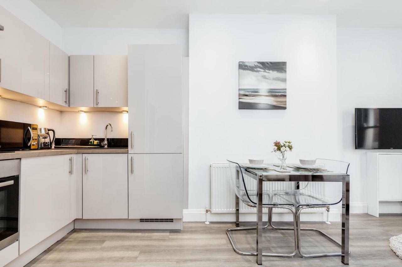 Bright & Modern 2-Bed Notting Hill Apartment Лондон Екстериор снимка