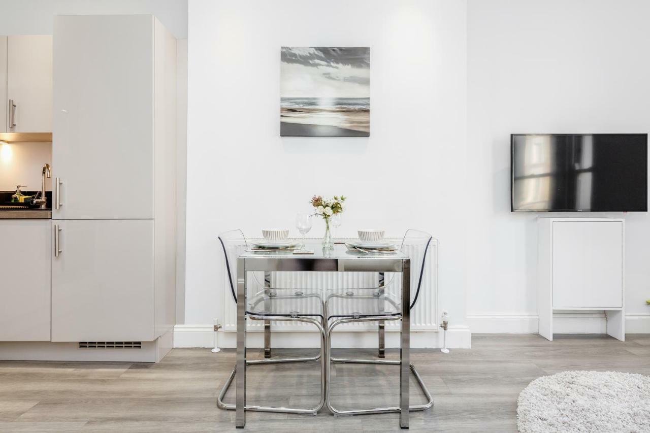 Bright & Modern 2-Bed Notting Hill Apartment Лондон Екстериор снимка
