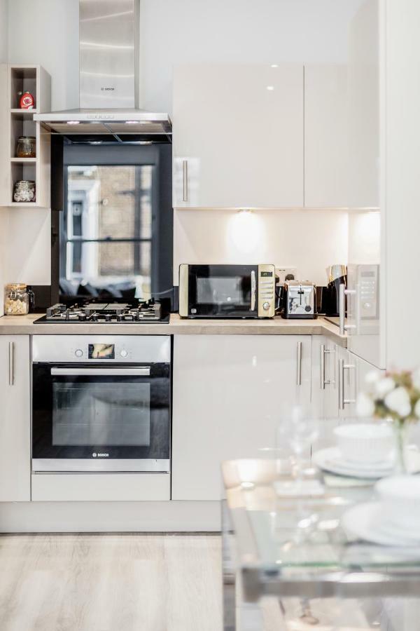Bright & Modern 2-Bed Notting Hill Apartment Лондон Екстериор снимка