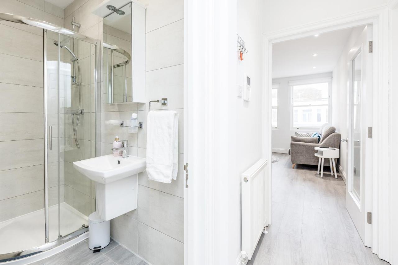 Bright & Modern 2-Bed Notting Hill Apartment Лондон Екстериор снимка