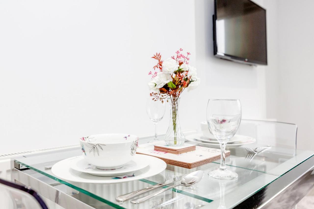Bright & Modern 2-Bed Notting Hill Apartment Лондон Екстериор снимка