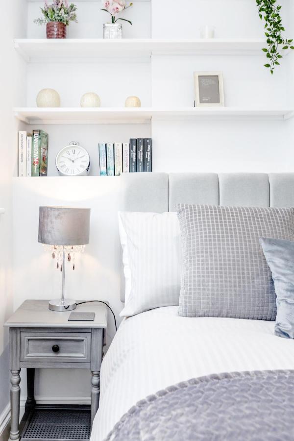 Bright & Modern 2-Bed Notting Hill Apartment Лондон Екстериор снимка