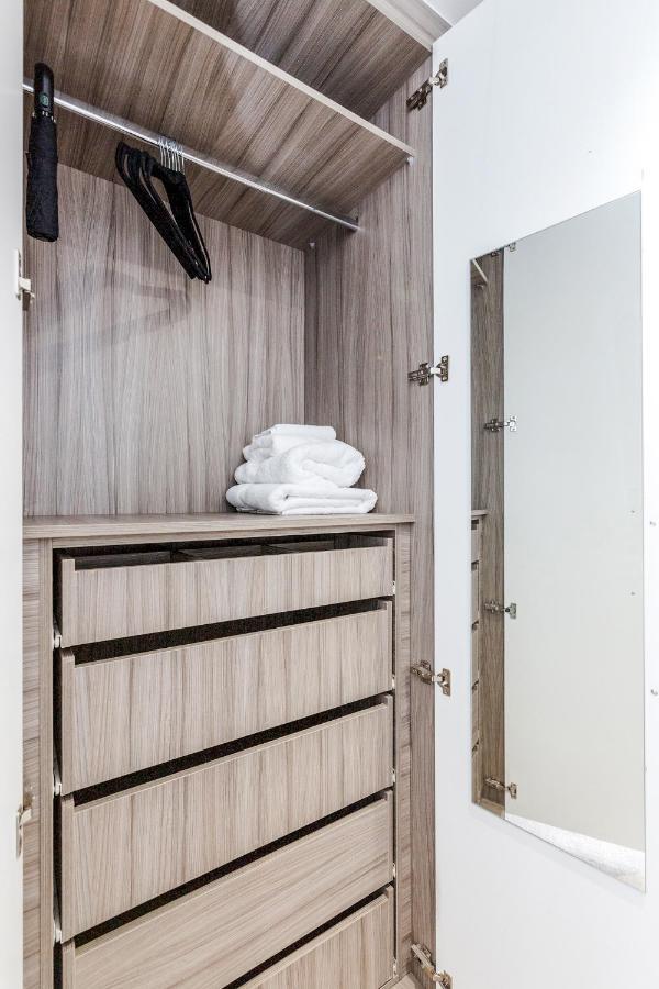 Bright & Modern 2-Bed Notting Hill Apartment Лондон Екстериор снимка