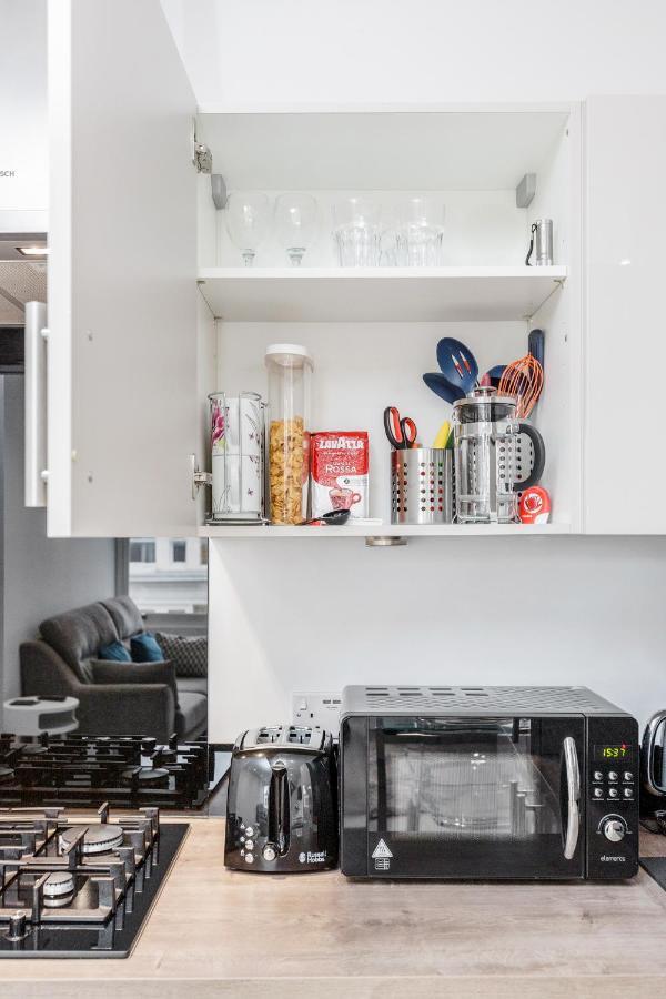 Bright & Modern 2-Bed Notting Hill Apartment Лондон Екстериор снимка